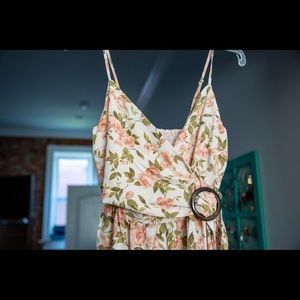 Summer dress. Floral, barely worn. Size small.